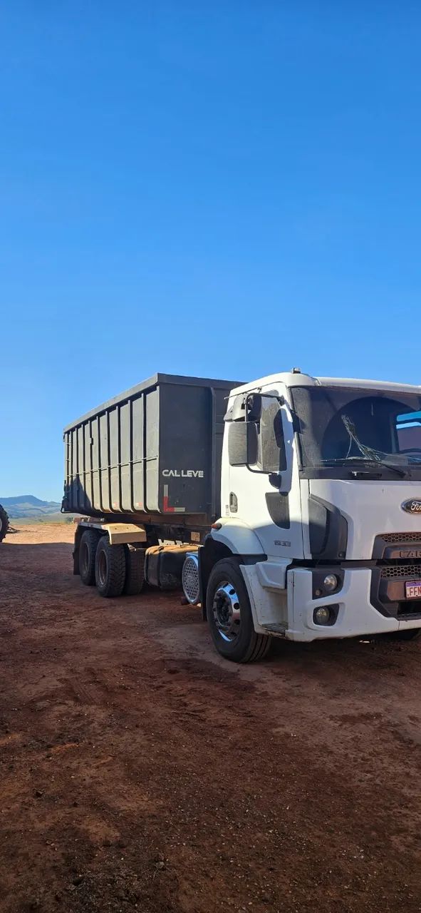 Ford Cargo 2013