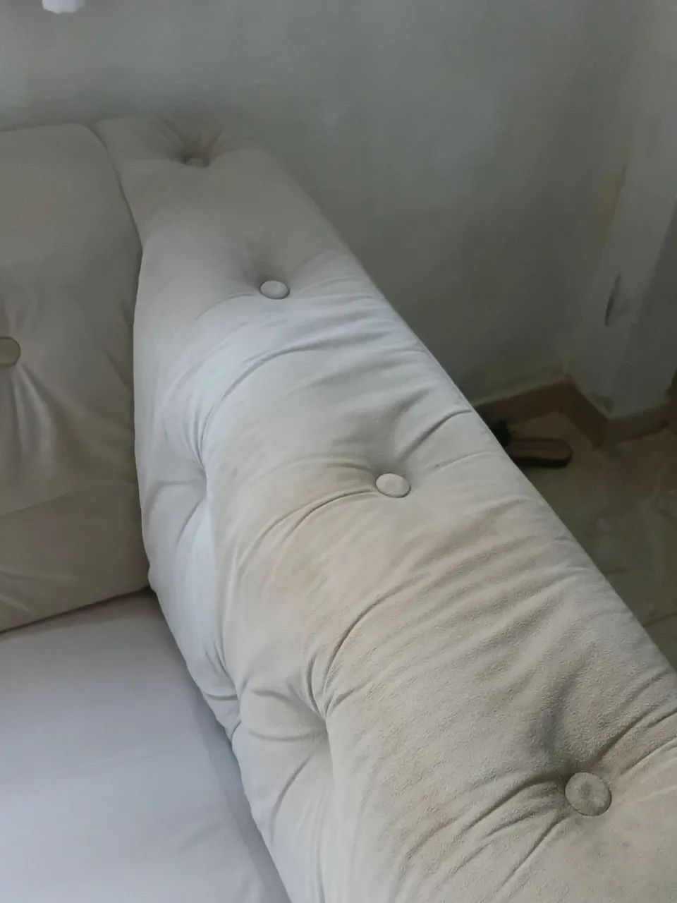 Sofá em capitonê, vendo ou troca por um menor - Foto 2