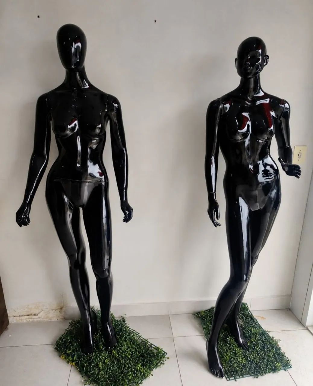 2 manequins de fibra