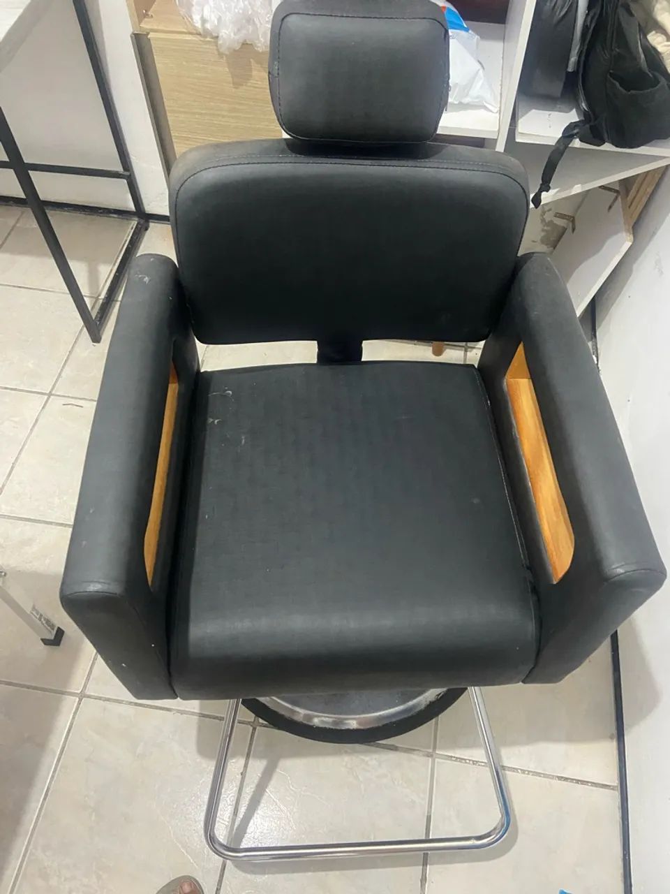 Cadeira de cabeleireiro em bom estado