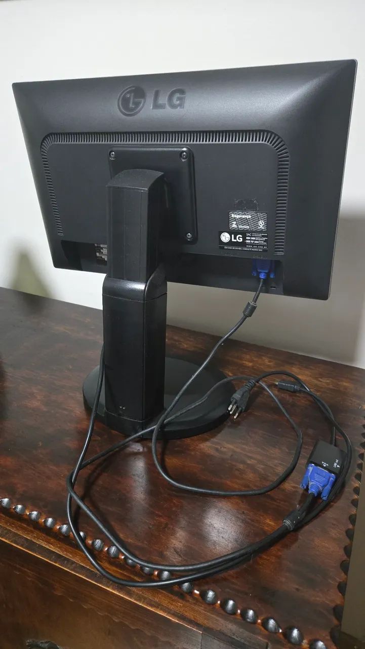 Monitor LCD LG 20 polegadas preto - Foto 3