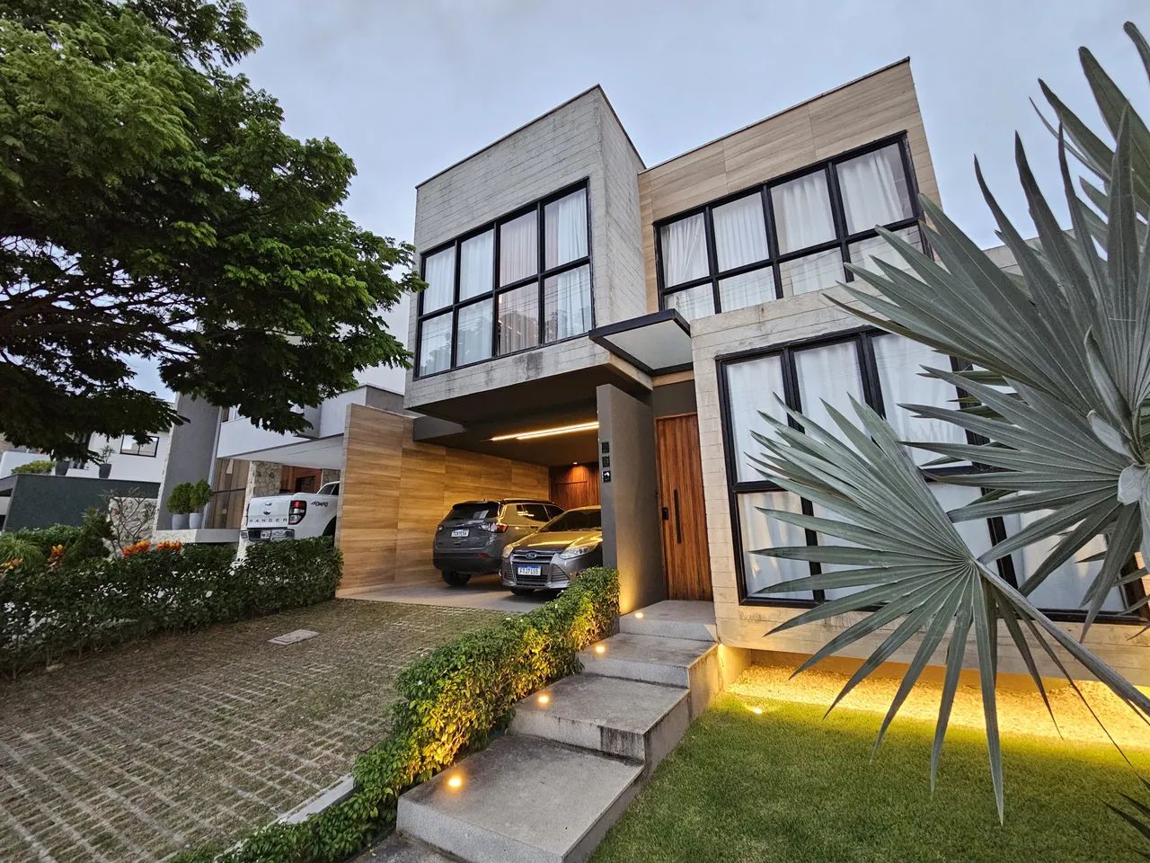 Luxuosa Casa Duplex na Cidade Alpha - Condomínio Completo! REF: 4212 - Foto 2