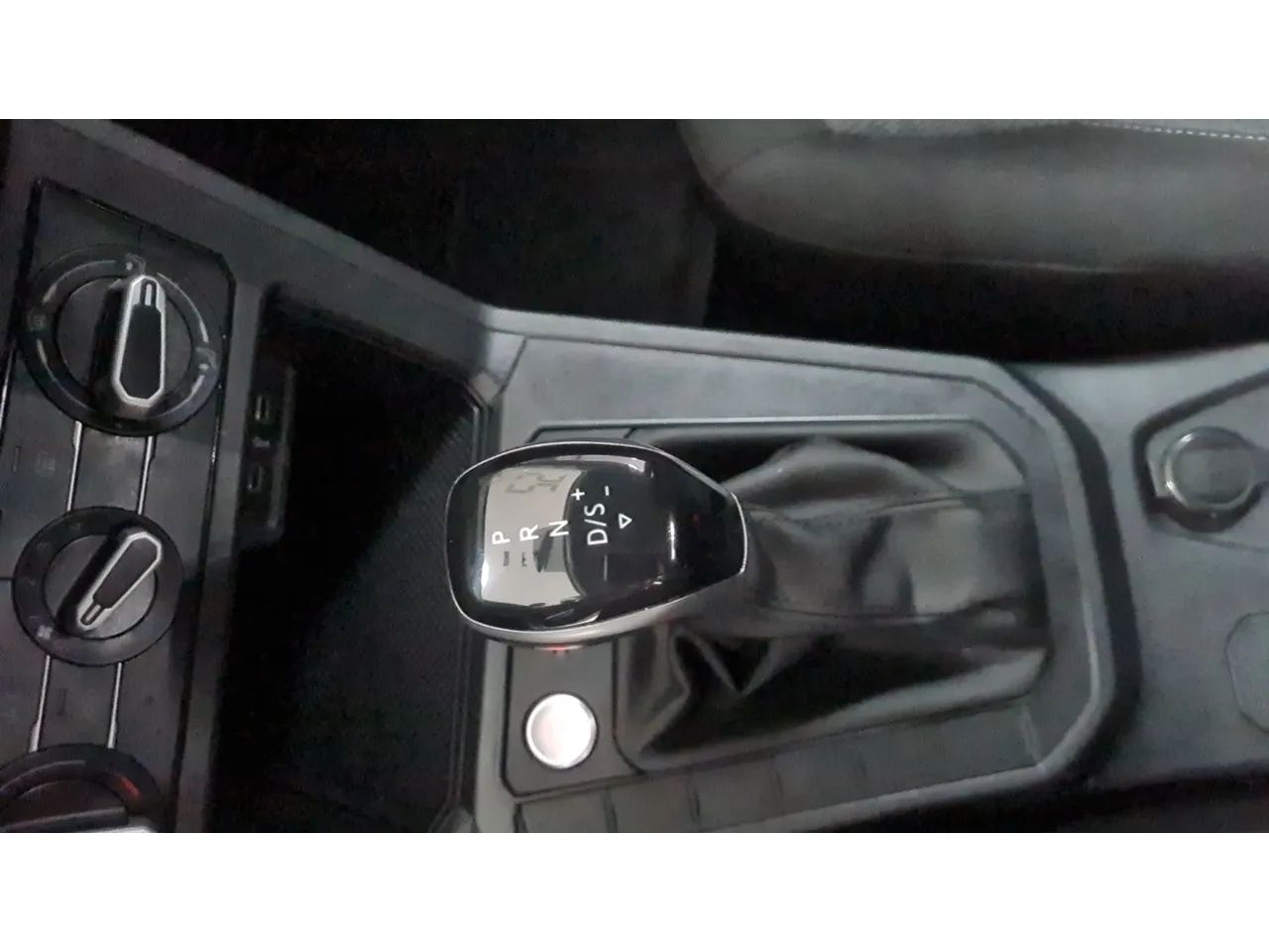 Volkswagen Polo Comfortline TSI 1.0 Flex 12V Aut., foto 16 de 17