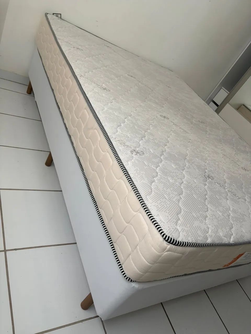CAMA SEMINOVA 
