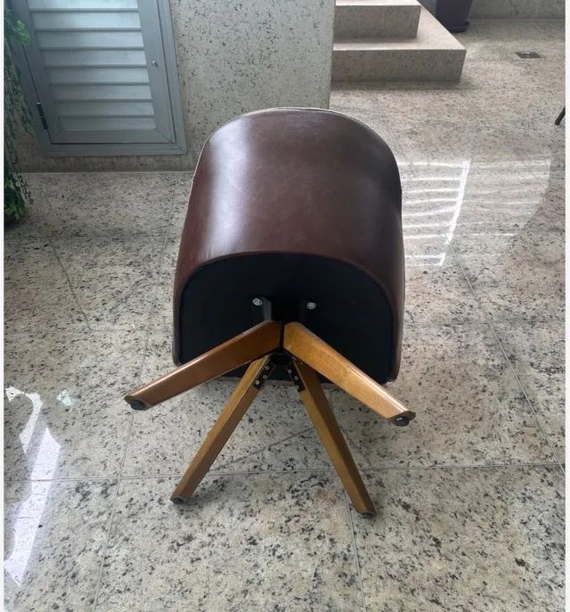 Cadeira / Poltrona Decorativa com Pés de Madeira - Foto 3