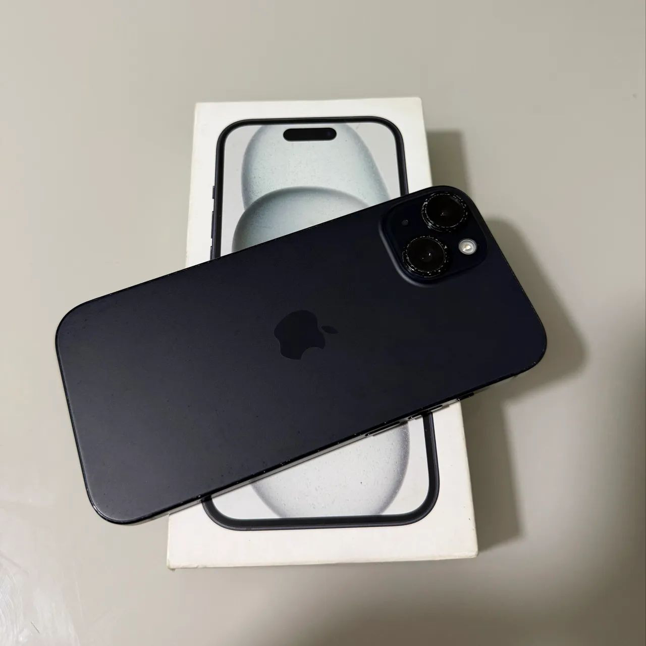 iPhone 15 - 128GB 