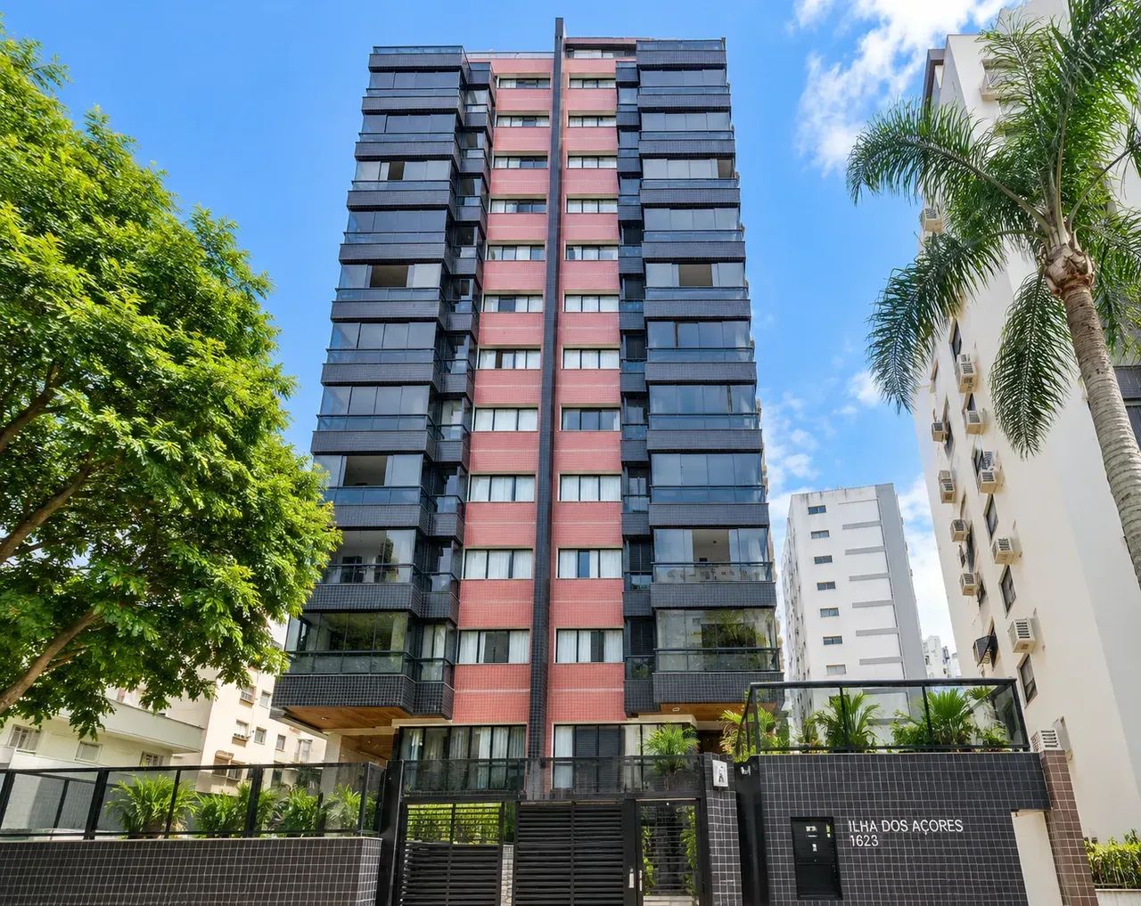 Imóvel para venda possui 120 metros quadrados com 3 quartos em Centro - Florianópolis - SC