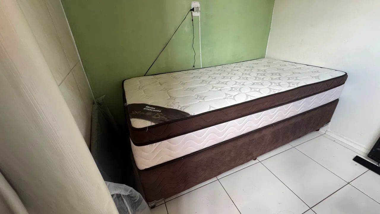 Vendo cama solteirão molas ensacadas  - Foto 3