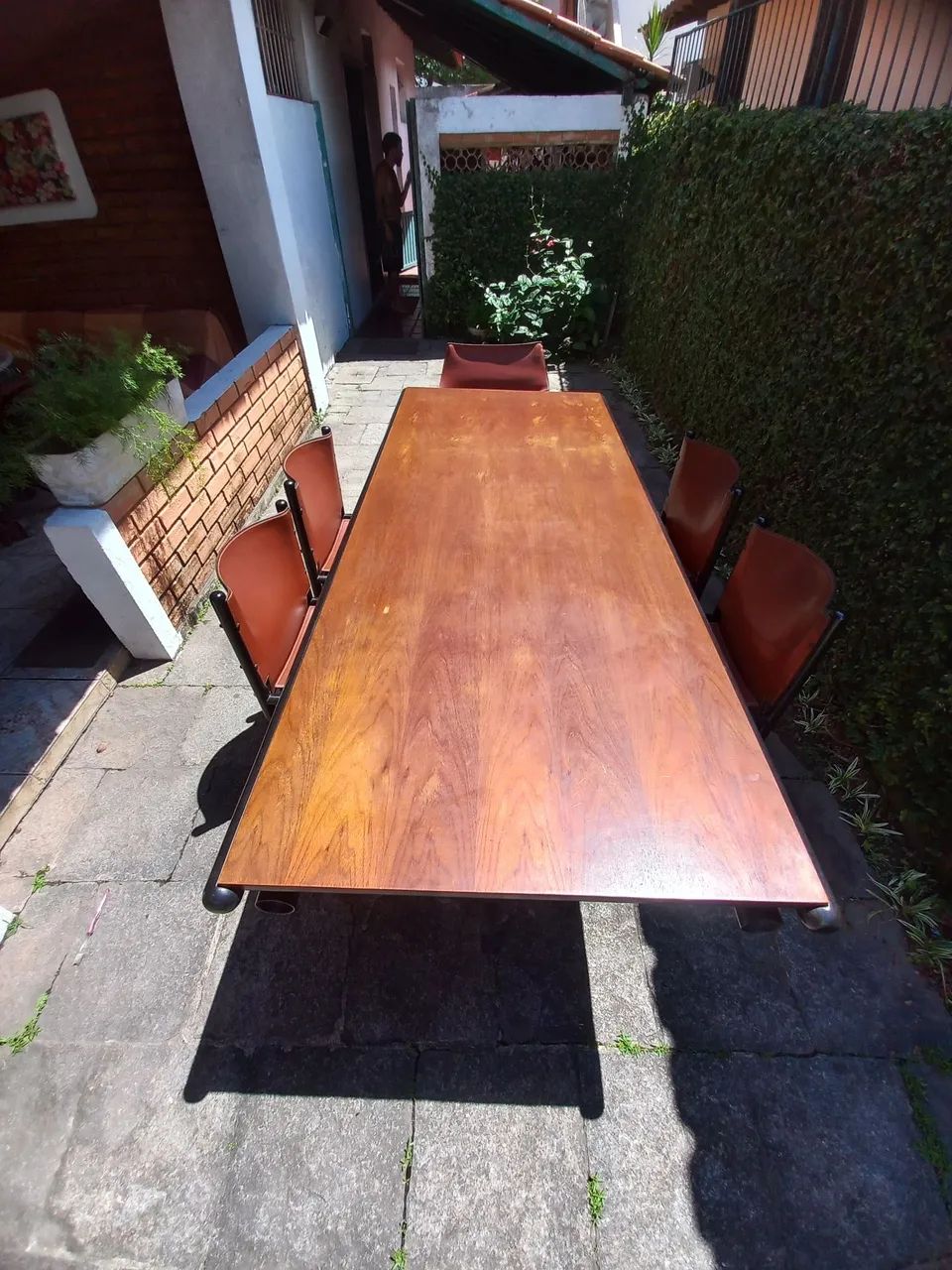 Mesa de escritório, Peça rara. Acompanha 5 cadeiras de couro legitimo  - Foto 5