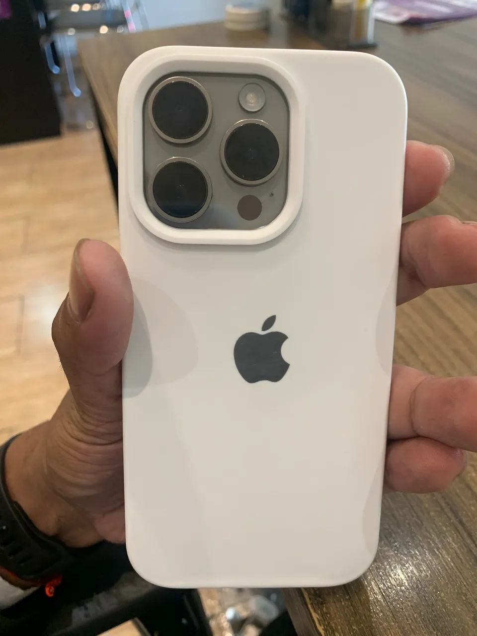 IPHONE 15 PRO - Foto 4