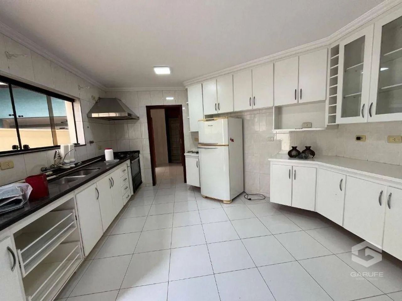 Casa com 4 quartos para alugar, 331 m² por R$ 12.838/mês - Jardim das Colinas - São José d
