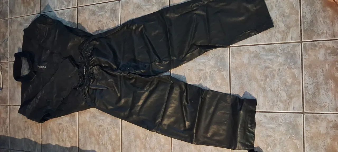 Conjunto impermeável : 02 casacos e uma calça.  - Foto 3