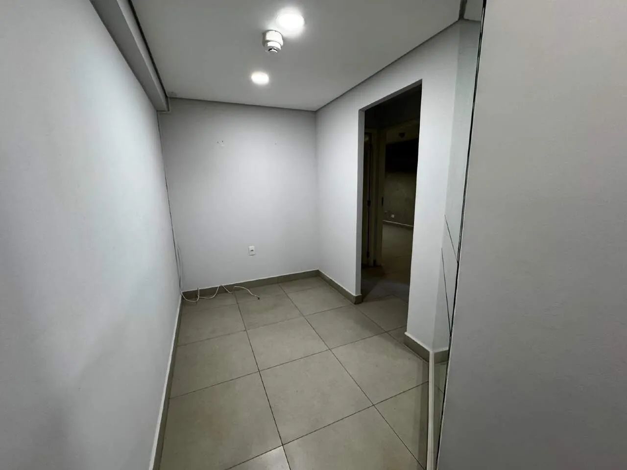 Sala Ed Domo, 55m² R$1.000,00 aluguel. - Foto 3