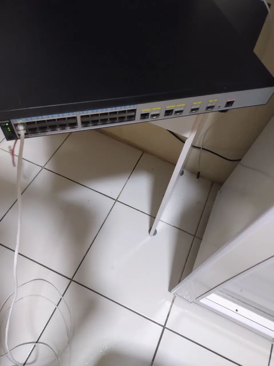 Switch Huawei da série S5700. 24P - Foto 3
