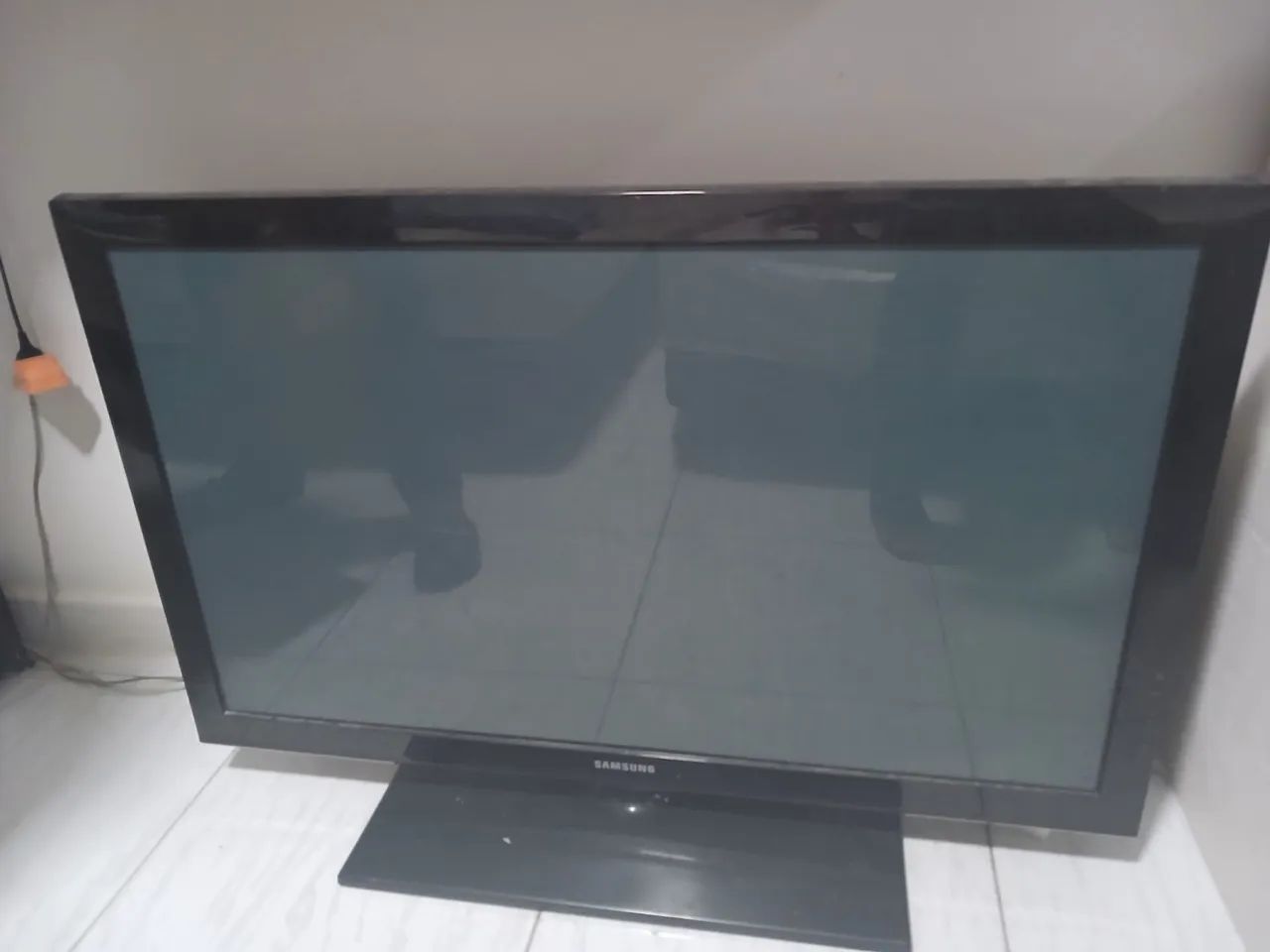 Televisão para retirada de peças 