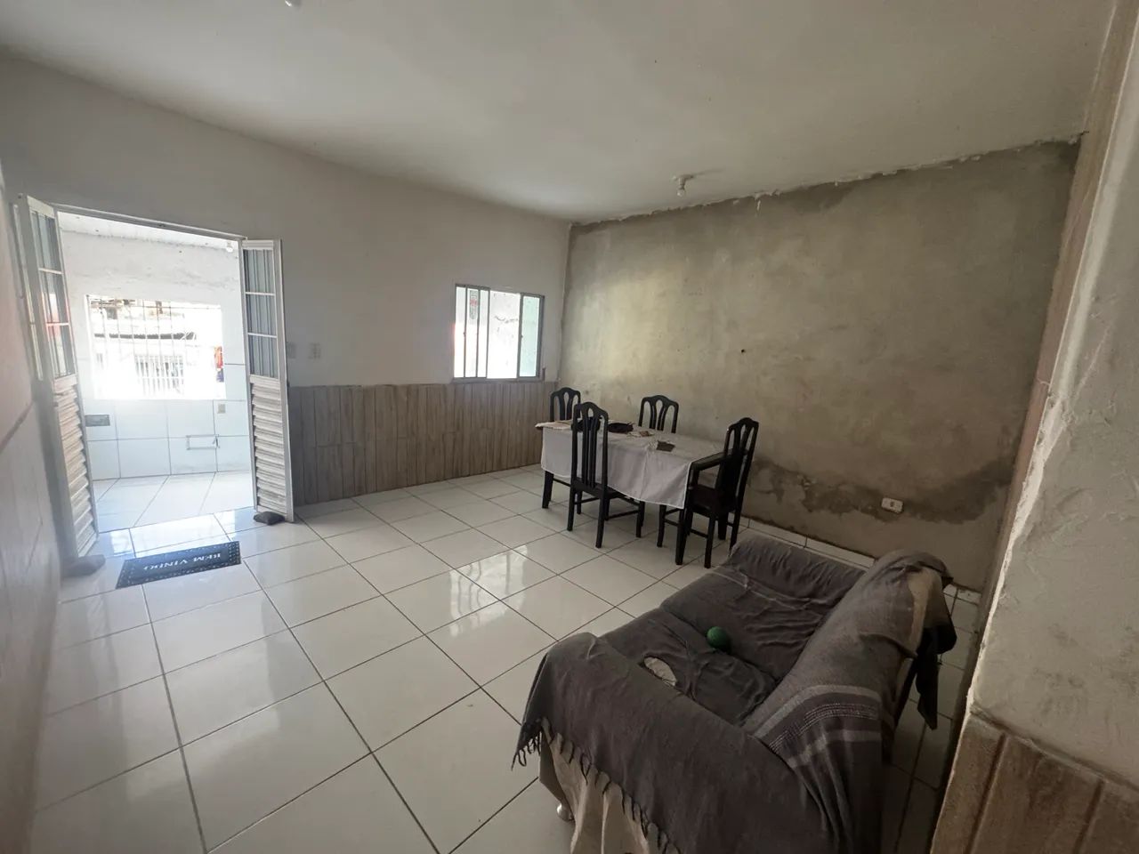 Vendo casa dois pavimentos enorme aceito casa menor valor e carro