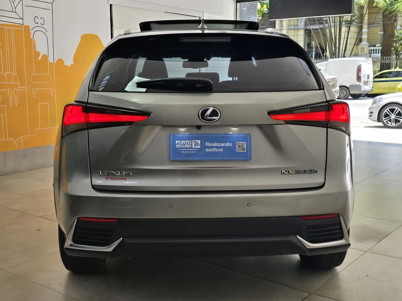 Lexus NX-300 H Luxury 2.5 16V Aut., foto 5 de 19
