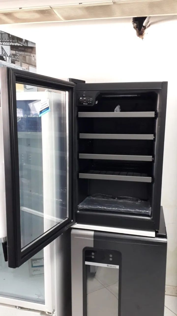 Adega Piubella 100 litros para 24 garrafas - Venax - Sadi - Foto 2