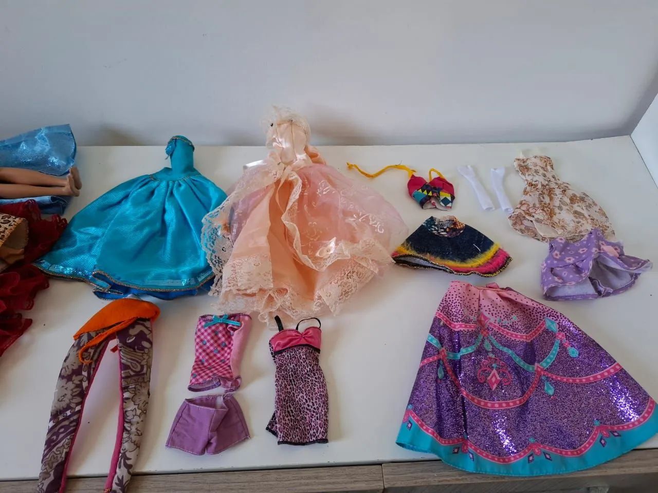 Barbies "originais" e articuladas com acessórios  - Foto 4