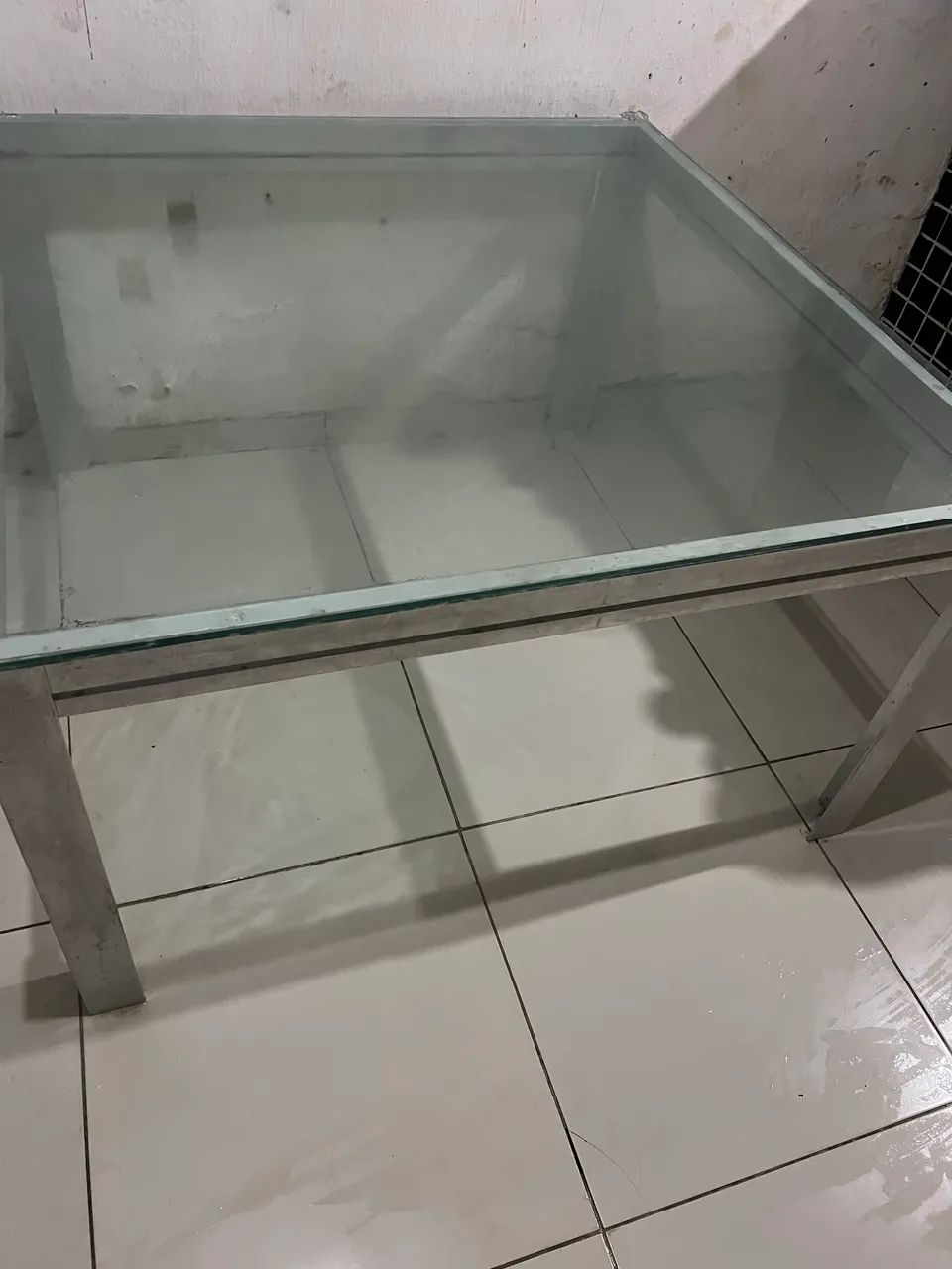 Mesa de alumínio com vidro temperado 4mm
