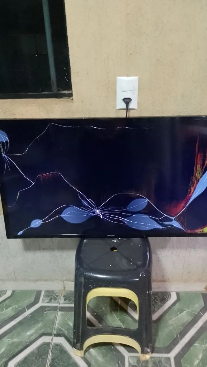 Tv Samsung tela trincada  - Foto 6