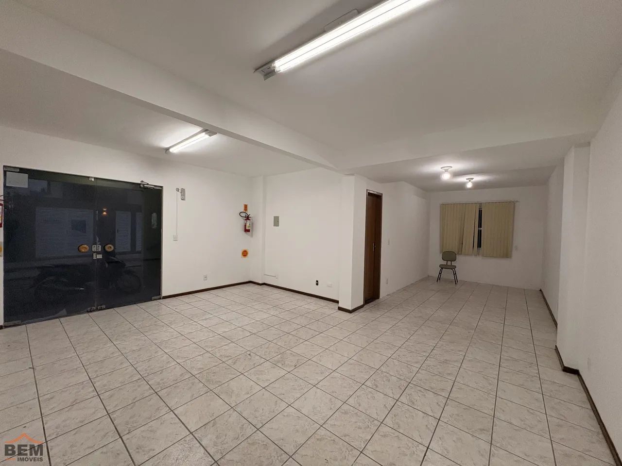 Sala comercial para alugar com 60 m² no Centro de Itajaí. - Foto 4