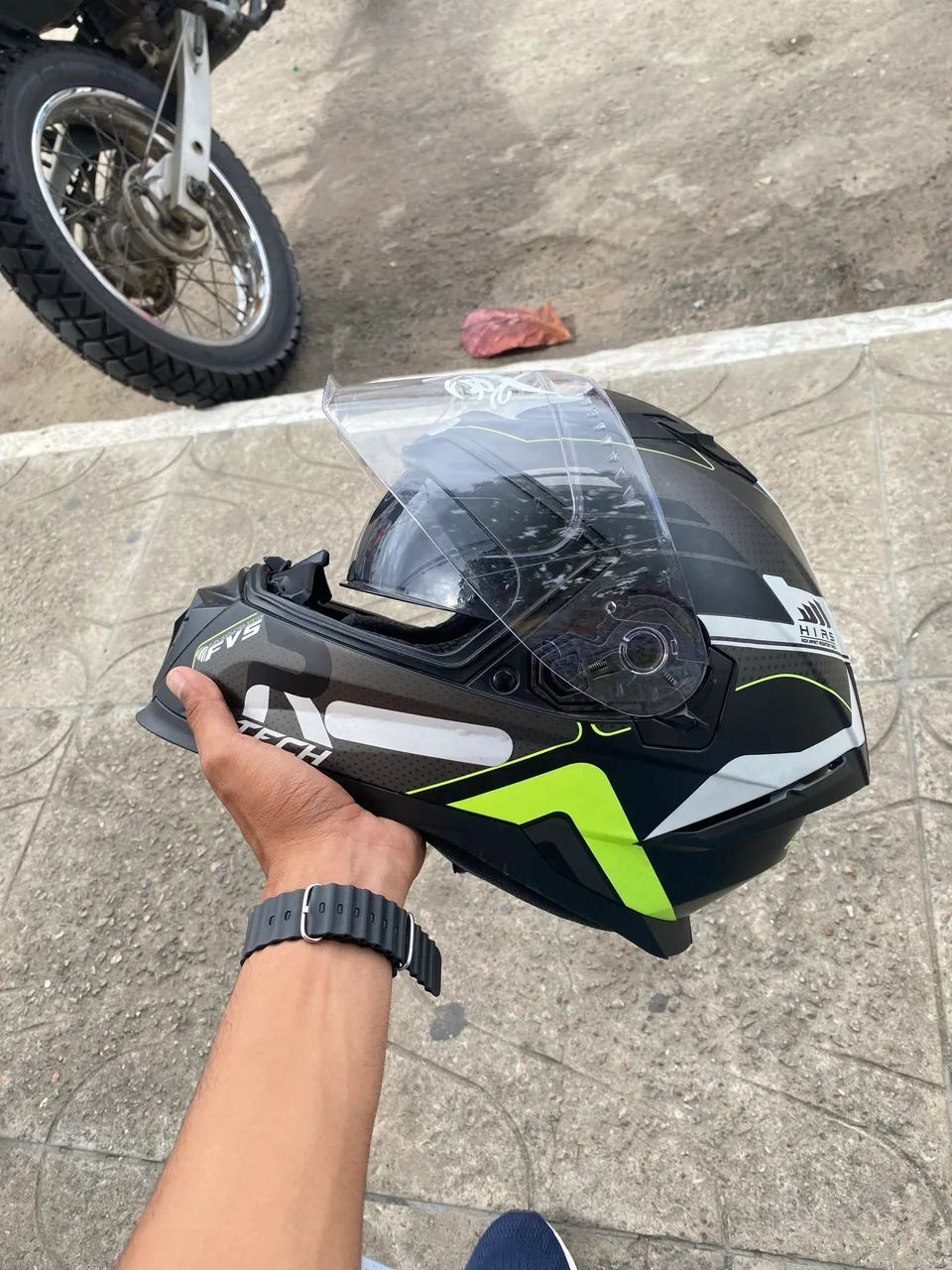 Capacete race tech
