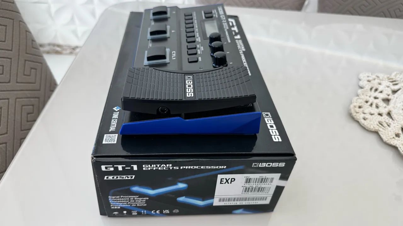 Boss GT-1 Guitar Effects Processor - Instrumentos musicais
