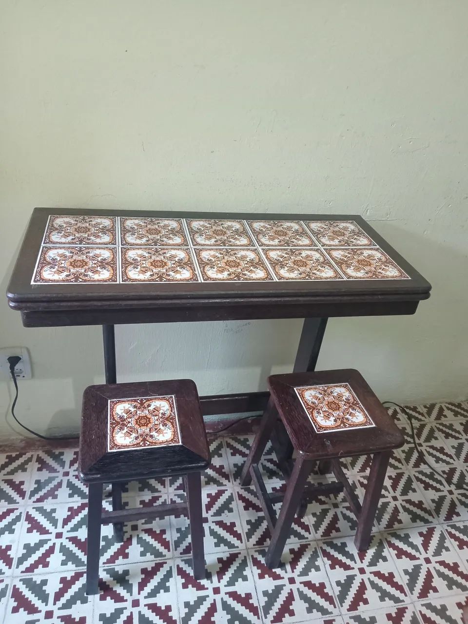 Mesa de madeira de lei  dobrável com azulejoss 