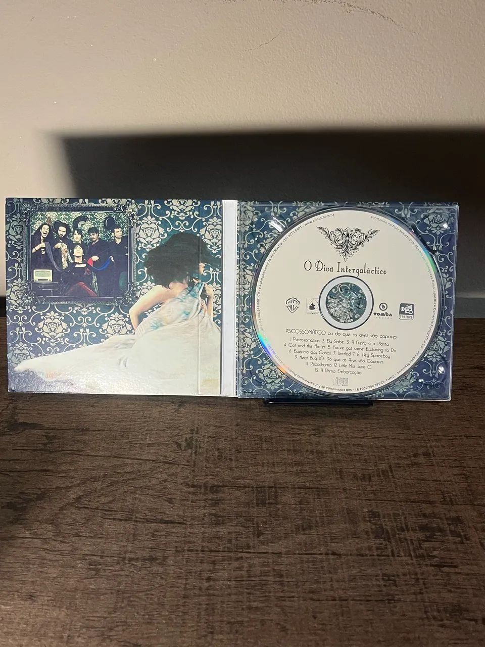 Cd  O Divã Intergaláctico - Psicossomático ou do que as aves são capazes Seminovo - Foto 5