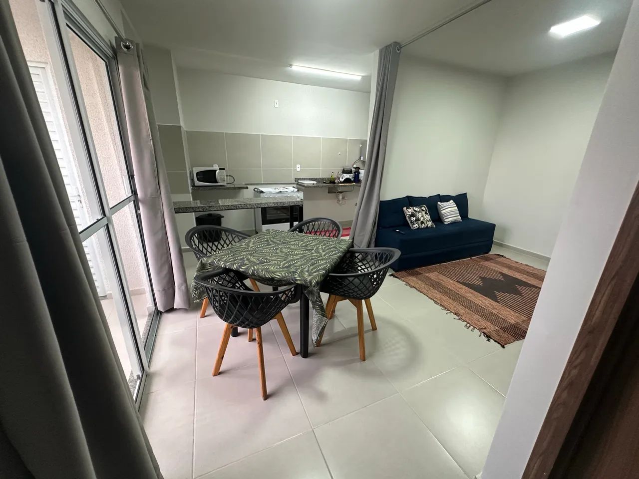Alugo apartamento 2/4 com suite