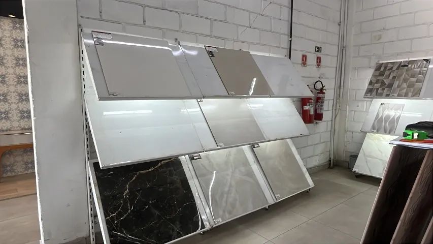 Gôndolas com 9 bandejas 