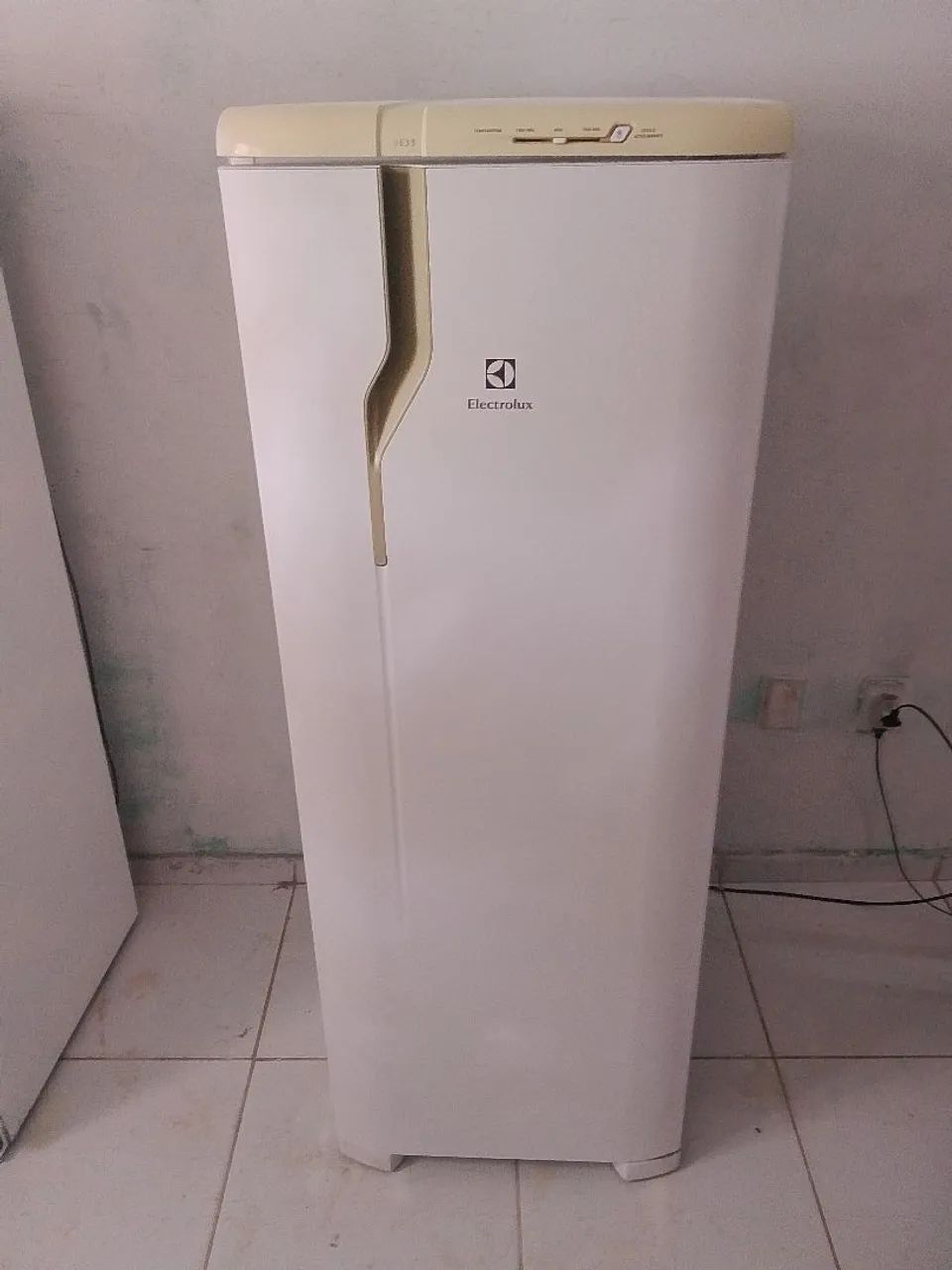 vende-se geladeira Electrolux 