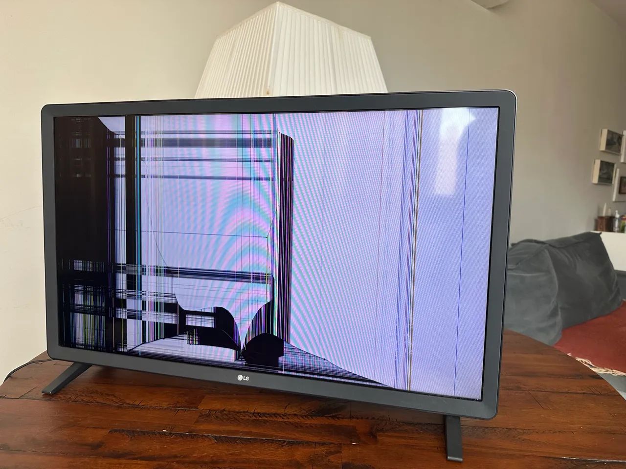 Tv para reparo ou retirada de peças 32 polegadas  - Foto 2