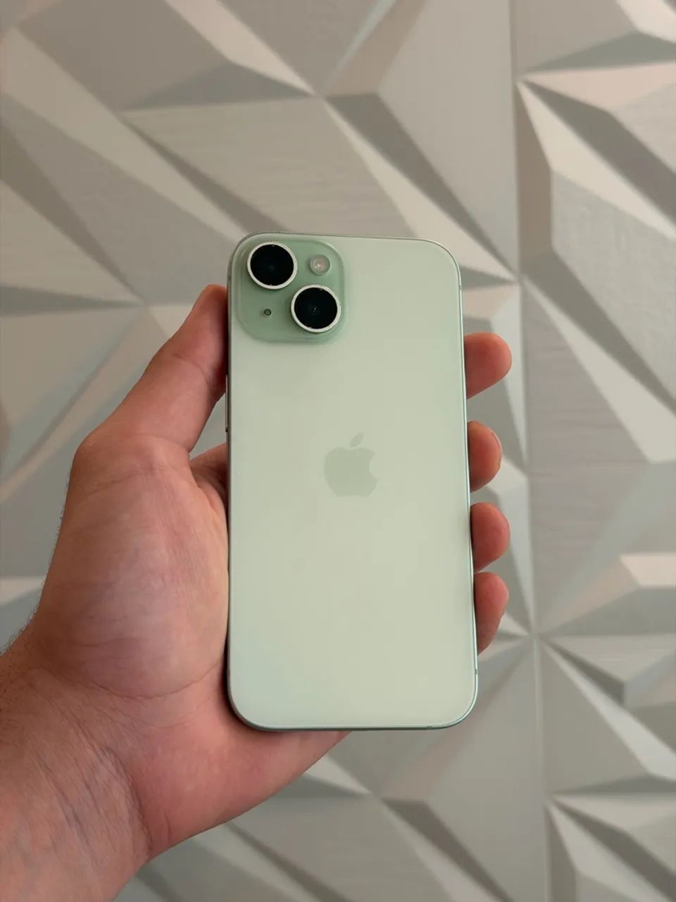 iPhone 15 Verde 128Gb - Impecável 