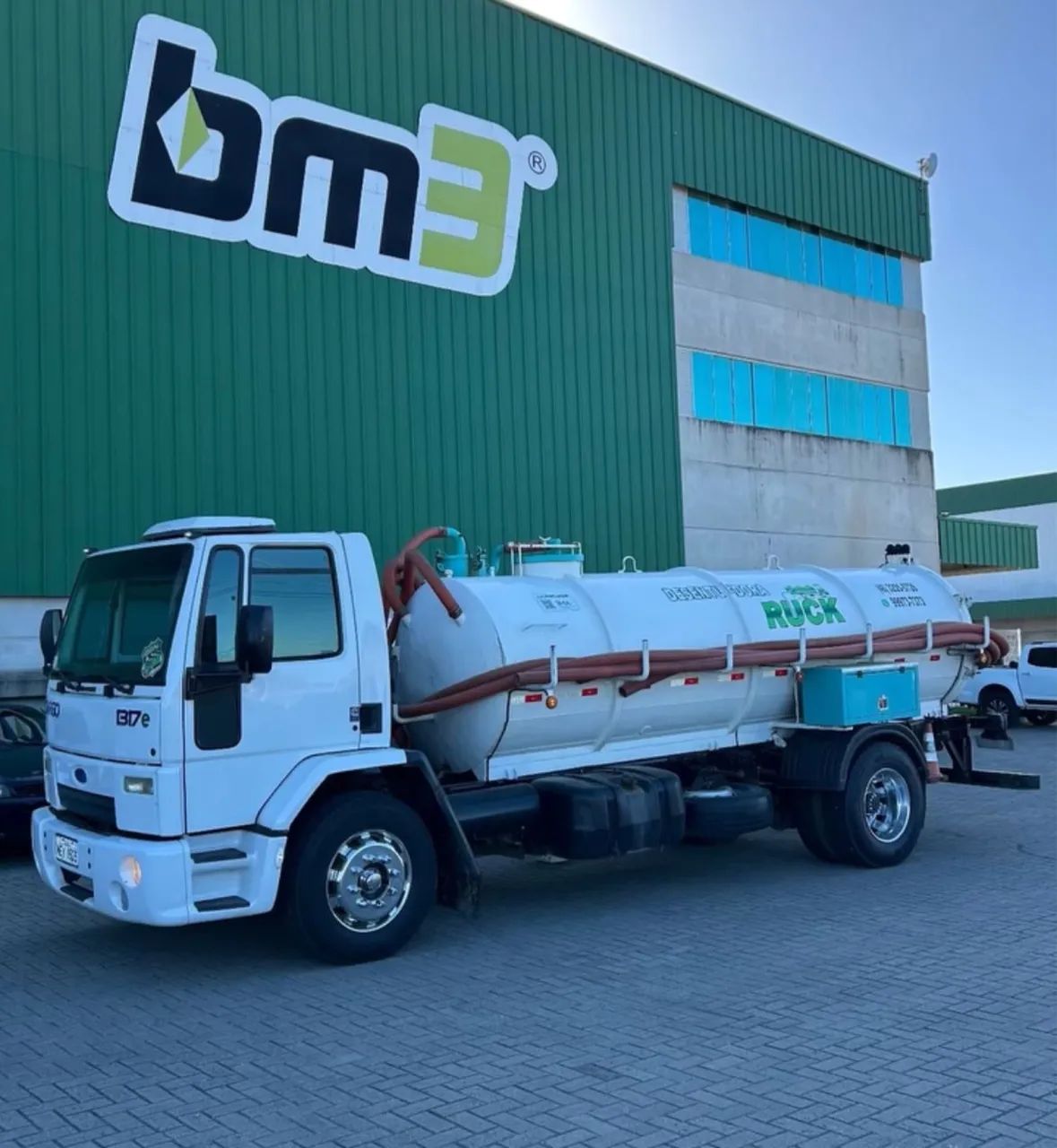 Vendo Caminhão Limpa Fossa Cargo 1317E - Foto 3