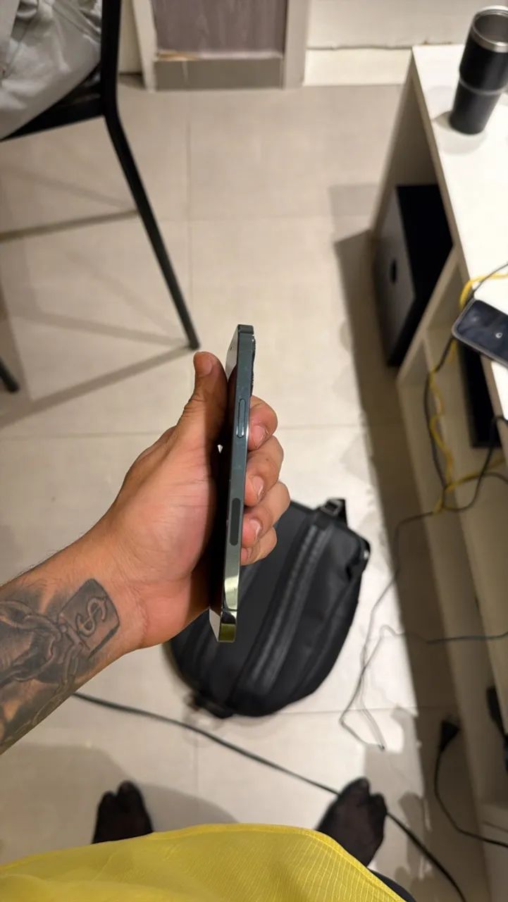 IPHONE 12 PRO  - Foto 4