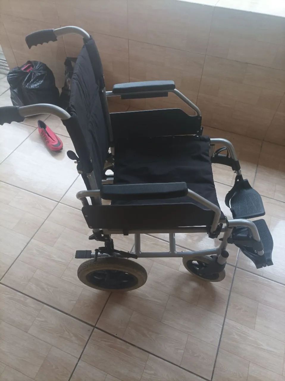Vendo cadeira de Roda  - Foto 5