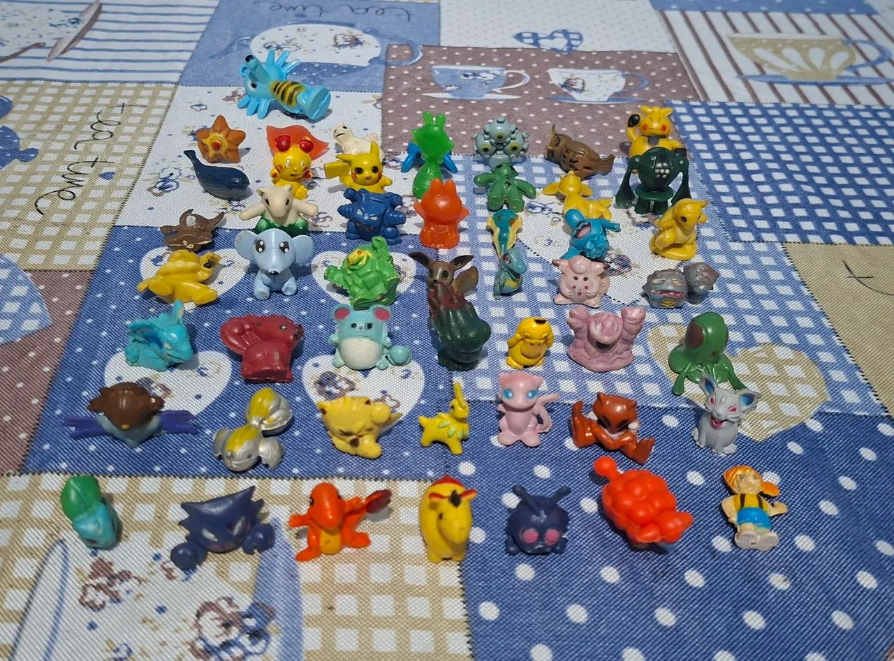 Miniaturas Pokémon 50 reais tudo