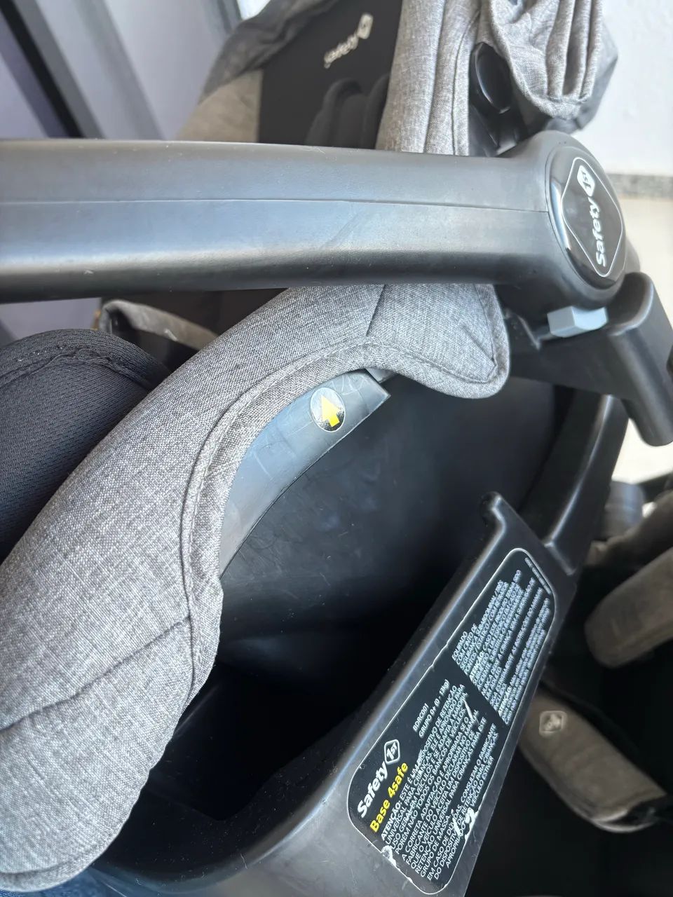 Carrinho de bebê com bebê conforto  - Foto 2