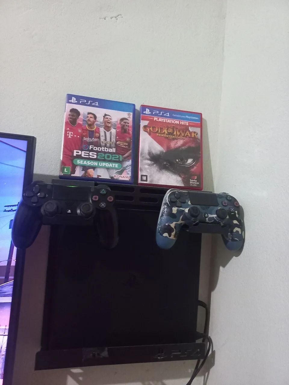 Vendo ps4 funcionando perfeitamente sem nenhum defeito 
