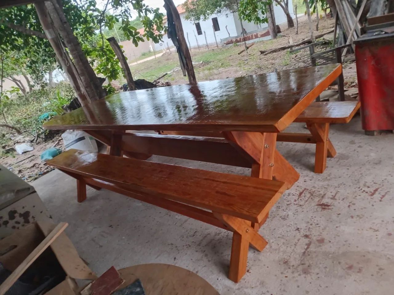 Mesa rustica com dois bancos - Foto 2
