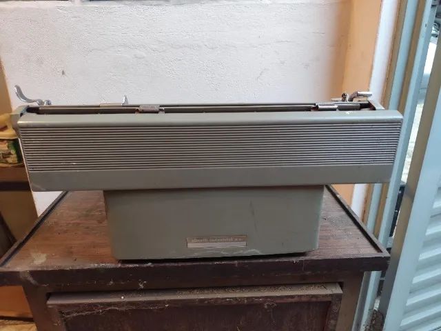 Máquina de escrever Olivetti - Lexikon 8 - Foto 4