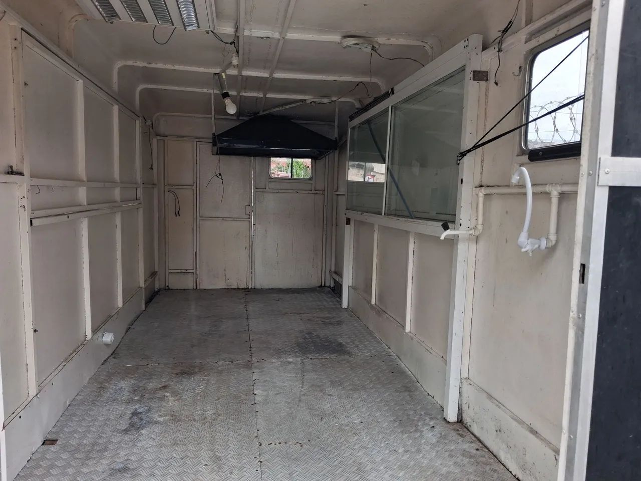 Trailer para lanche ou transporte de cavalos - Foto 3