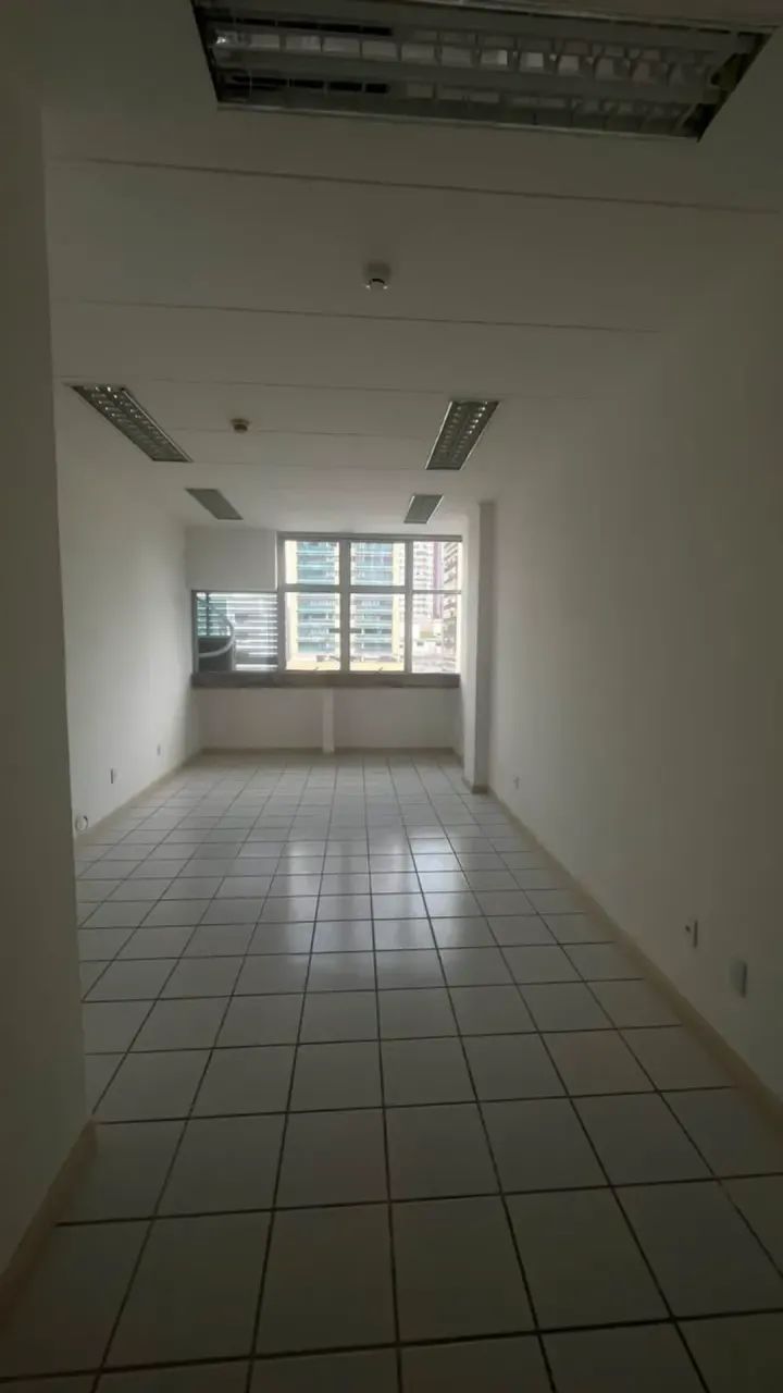Alugo uma sala comercial no Edf. Max Center!!