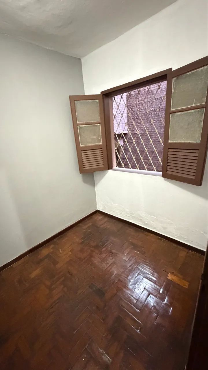 Casa de fundo com 3 quartos - Bairro Caiçara - Foto 4