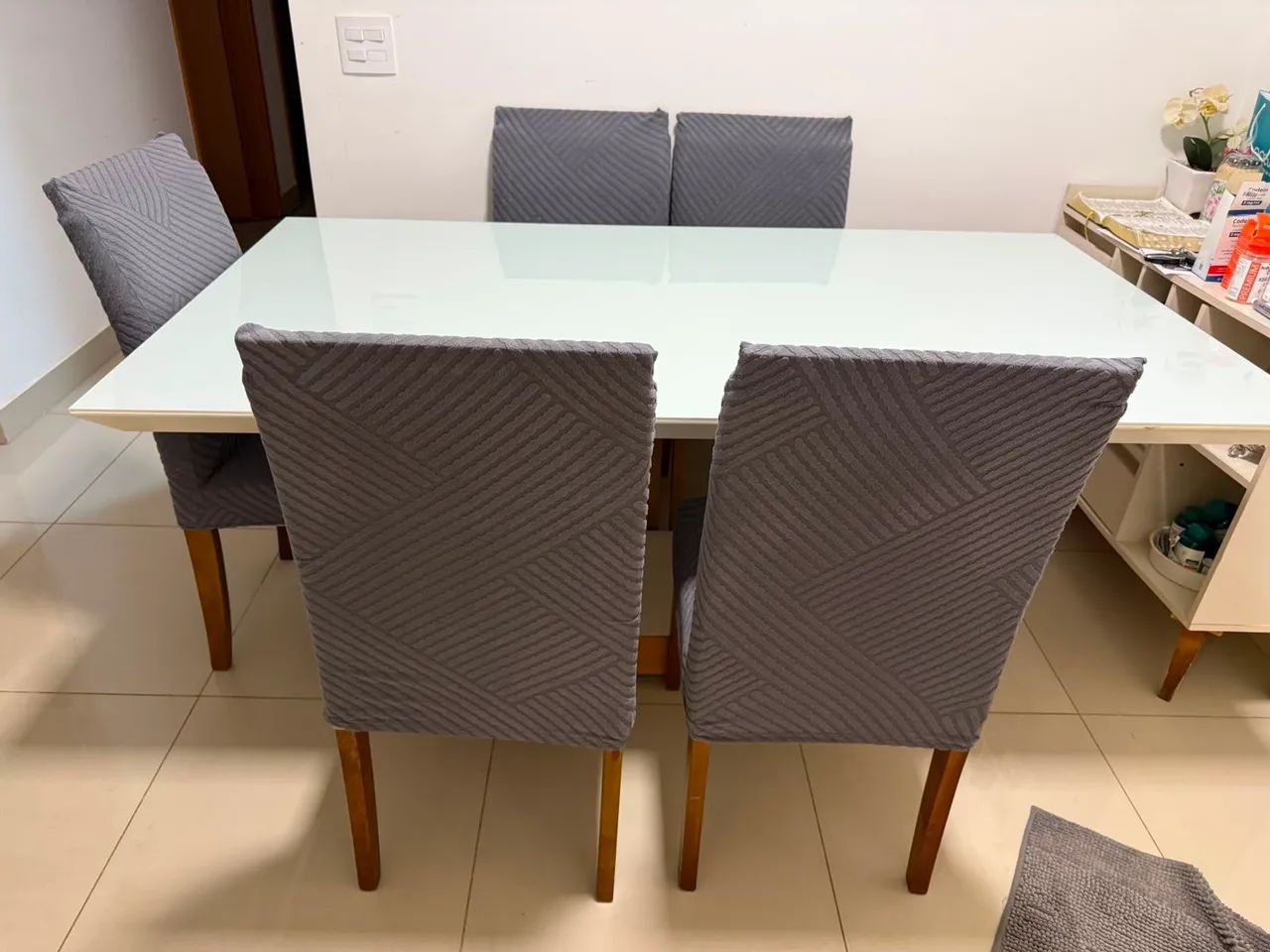 MESA USADA COM 5 CADEIRAS - Foto 2