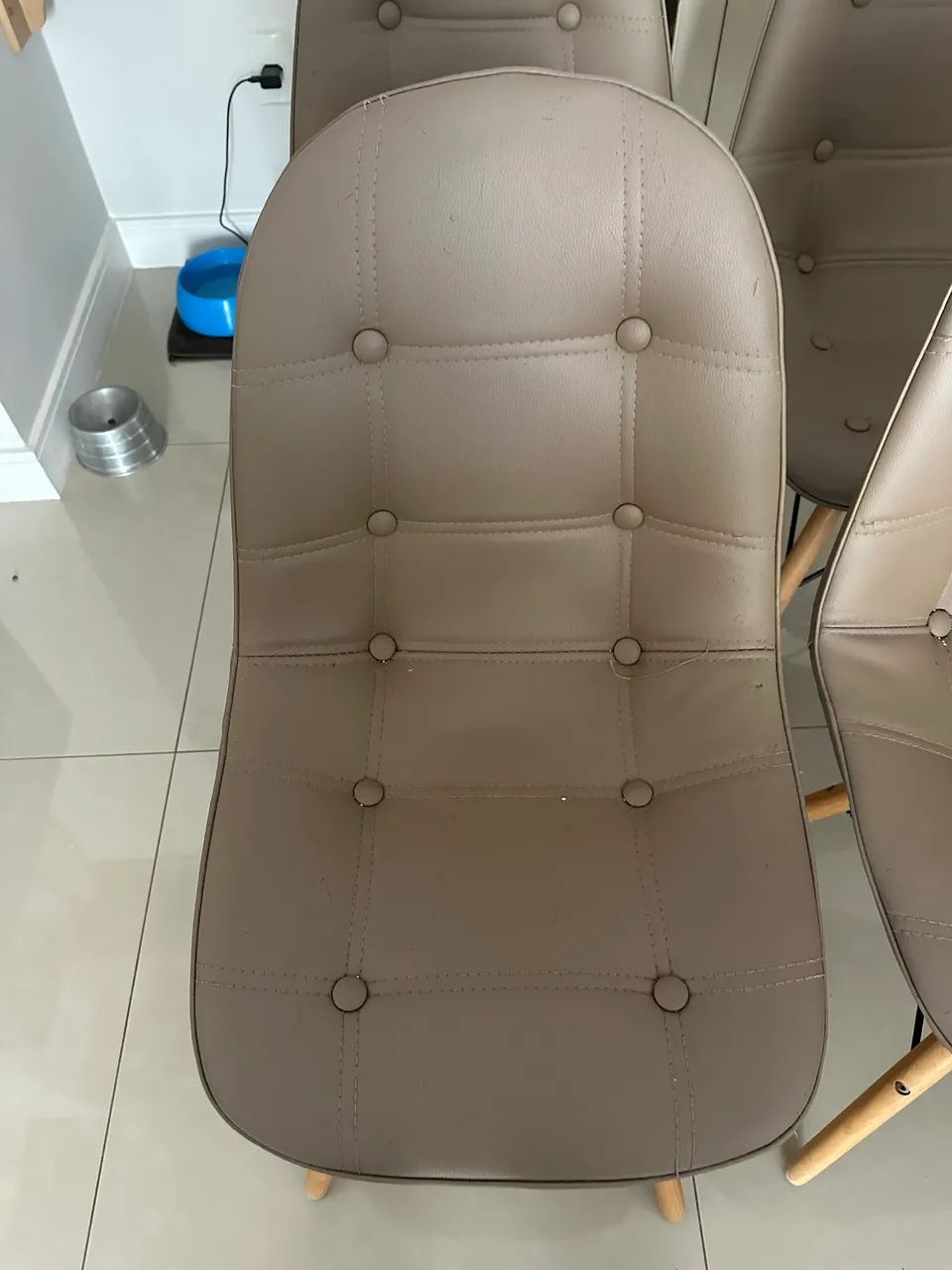 Cadeiras pés palito estofadas  - Foto 2