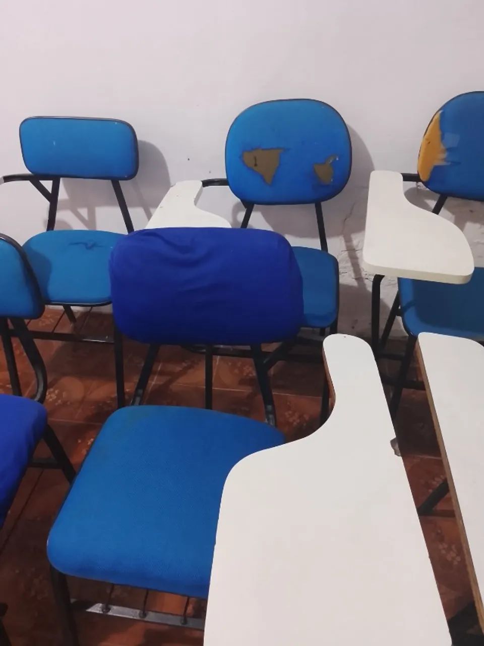 8 Cadeiras Universitárias Acolchoadas - Foto 4