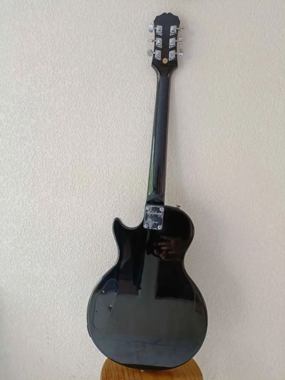 Guitarra Epiphone, cabo e case para transporte - Foto 2